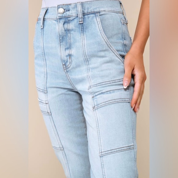 Daze Denim Light Wash High Rise Cropped Cargo Jeans - Picture 2 of 5